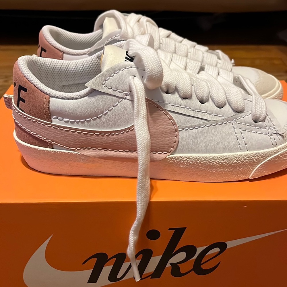 Nike Blazer Low ‘77 Jumbo low-top sneakers
